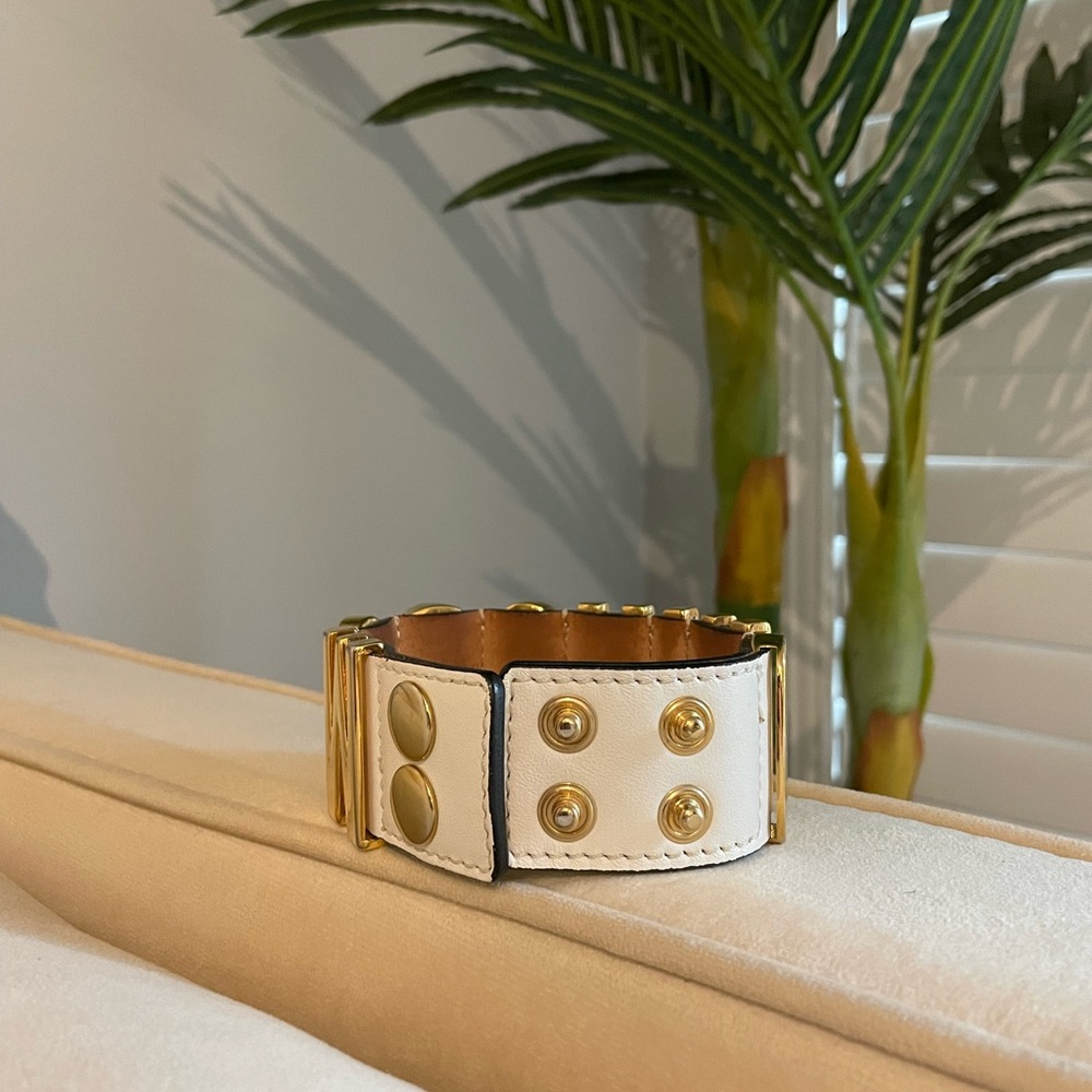Moschino Logo Plaque White Leather Cuff Bracelet - Picture 7 of 10